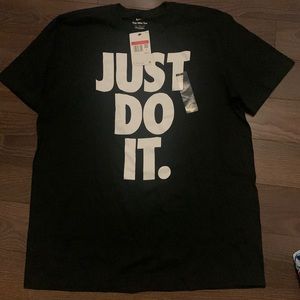 Black just do it Nike t-shirt